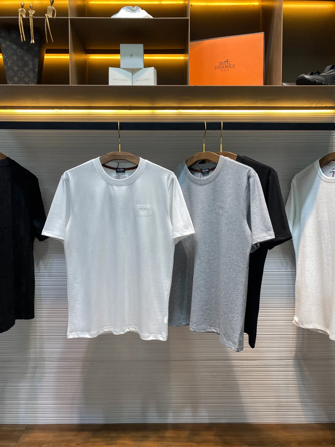 EZ 26SS New Arrival Tee， Classic T ！ ， ！Z New Arrival Tee 、 ， ！ T ， 、 ， ， ！ Breathable ， ， ， ， ！ ， ， T ， ， ！ ， ！ ， ， ， ， ， T ， ！ ， ， ， ， T ！Black/White/Gray， ！Size：S-XXL S ： 46cm- 104cm- 68cm M ： 47cm- 108cm- 70cm L ： 48cm- 112cm- 72cm XL ： 49cm- 116cm- 74cm XXL ： 50cm- 120cm- 76cm Size （ ）： 174-140 ， M ！ 130 S ，130-143 M ，143-156 L ，156-170 XL ，170-185 XXL ！